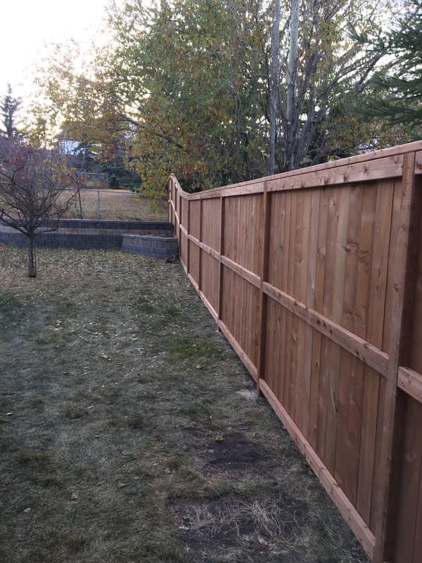 fence picture tile 16