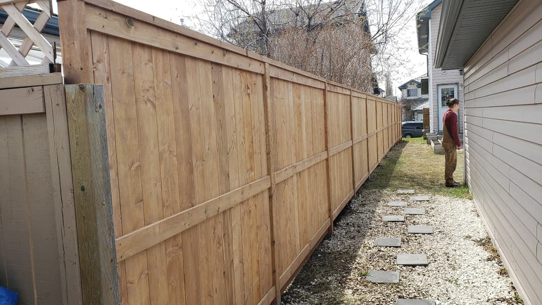 fence picture tile 50